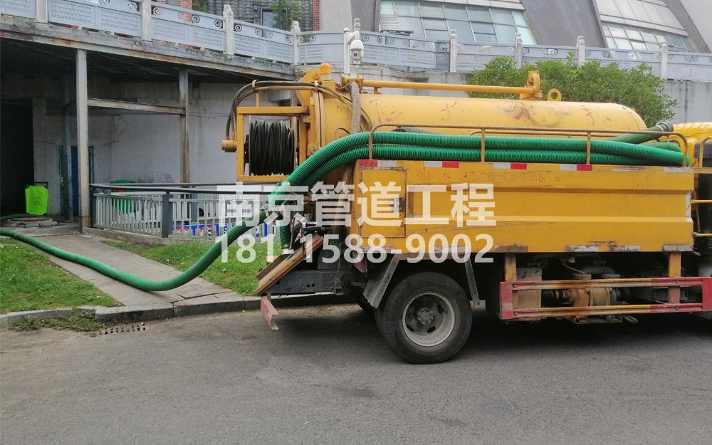 277大兴商场隔油池吸污